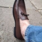 Mocassin Homme Élégance Prestige à Pompons – Marron & Semelle Noire