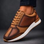 Basket Homme Élégante en cuir Marron – Semelle Blanche, Style et Confort